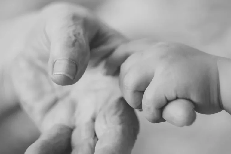 Attachment Trauma Symptoms: Unhealthy Emotional Bonds