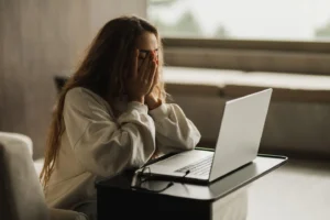 Quiet Cracking: The Silent Workplace Burnout No One Talks About