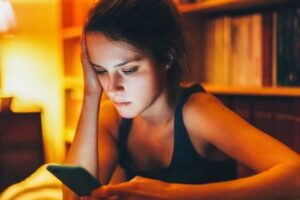Ghostlighting Explained: The Toxic Dating Trend That Makes You Doubt Your Reality