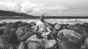 Grey Rock Method for Narcissist: A Complete Guide